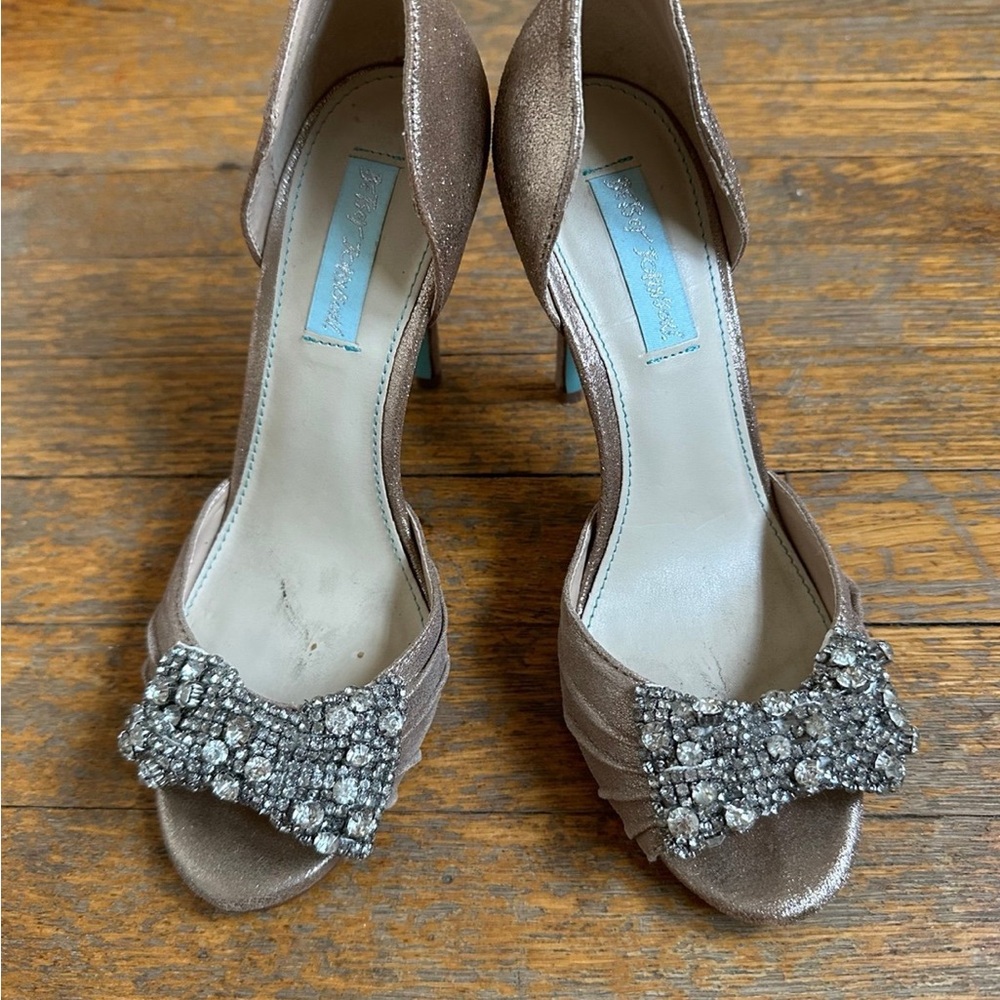 VINTAGE Betsey Johnson Gold and Rhinestone Heels Bridal Shoe size 7.5